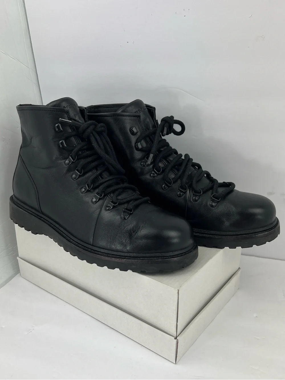 VINCE SAFI LACEUP BOOTS, BLACK UPPER LEATHER, SIZE US10, EU44